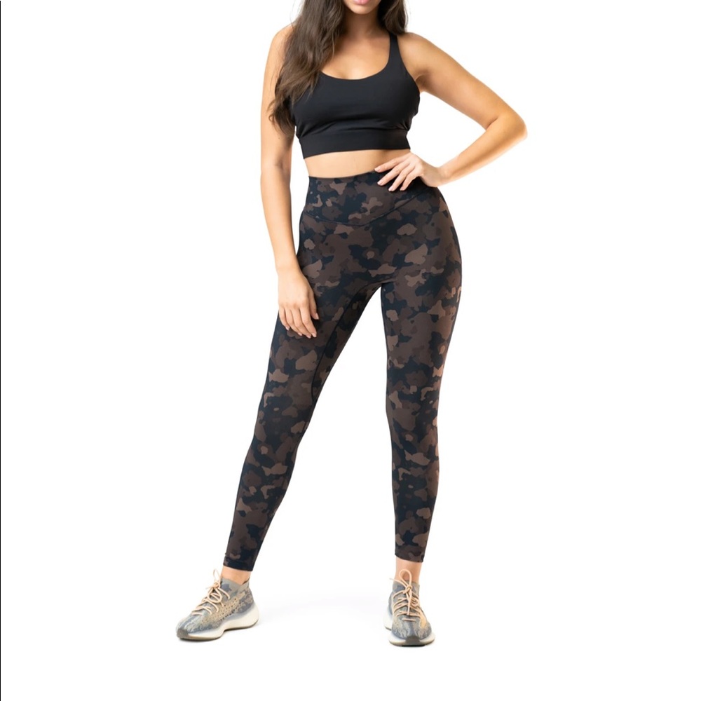 Balance Athletica Ascend Leggings in Base Camp